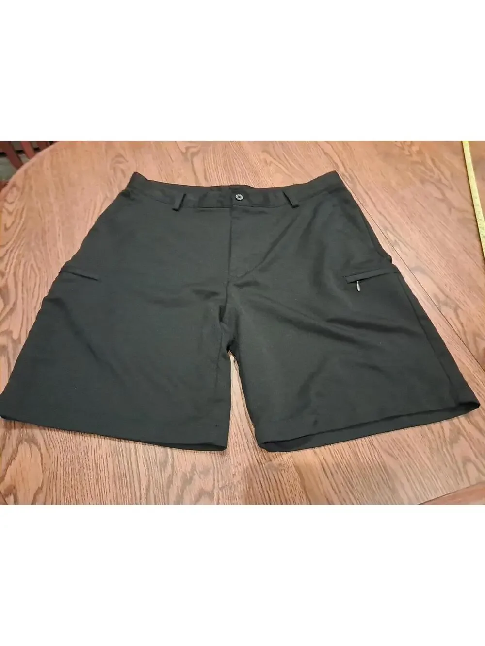 Izod Mens Golf Shorts Black Size 38 Golf Shorts Zipper Pickets Flexibility EUC‎